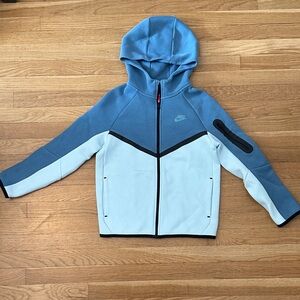 Nike Two-Tone Blue and White Sportswear Tech Fleece